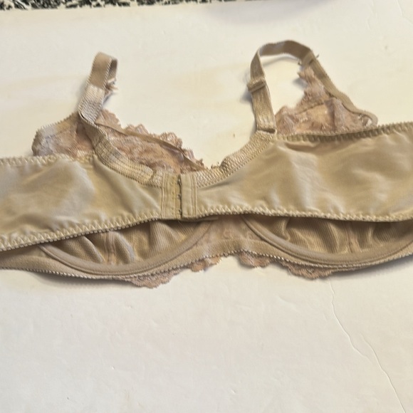 BARELY BREEZIES LACE BRA SZ 42DD - Picture 2 of 5